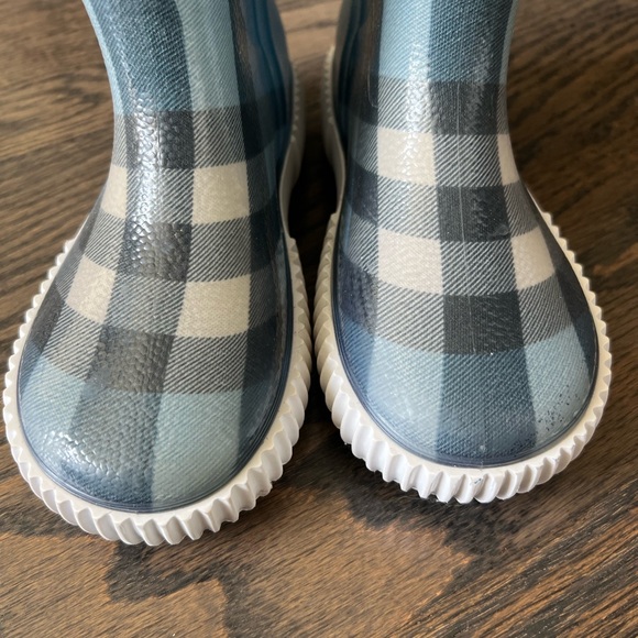 Authentic kids Burberry Wellington rain boots size 13 - Picture 3 of 10